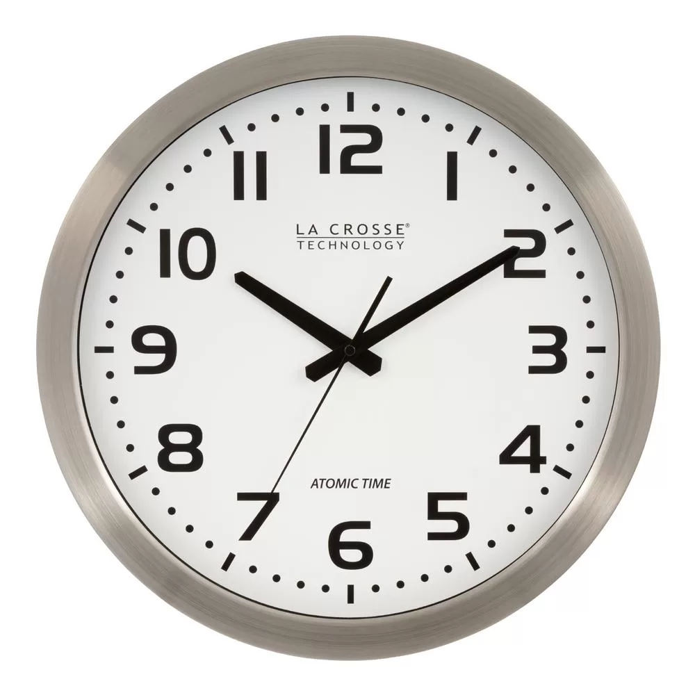 La Crosse Technology 16 . Analog Atomic Clock
