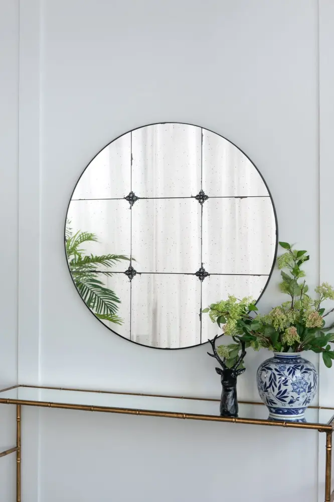 Traditional Decor Style Round Antique Glass Wall Mirror, Wall Decor Bathroom Entryway Console Lean Against Wall - Black