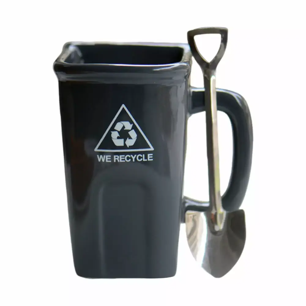 YDNGF Funny Square Ceramic Coffee Mug Trash Can Tea Cup Handle Novelty Water Cup A