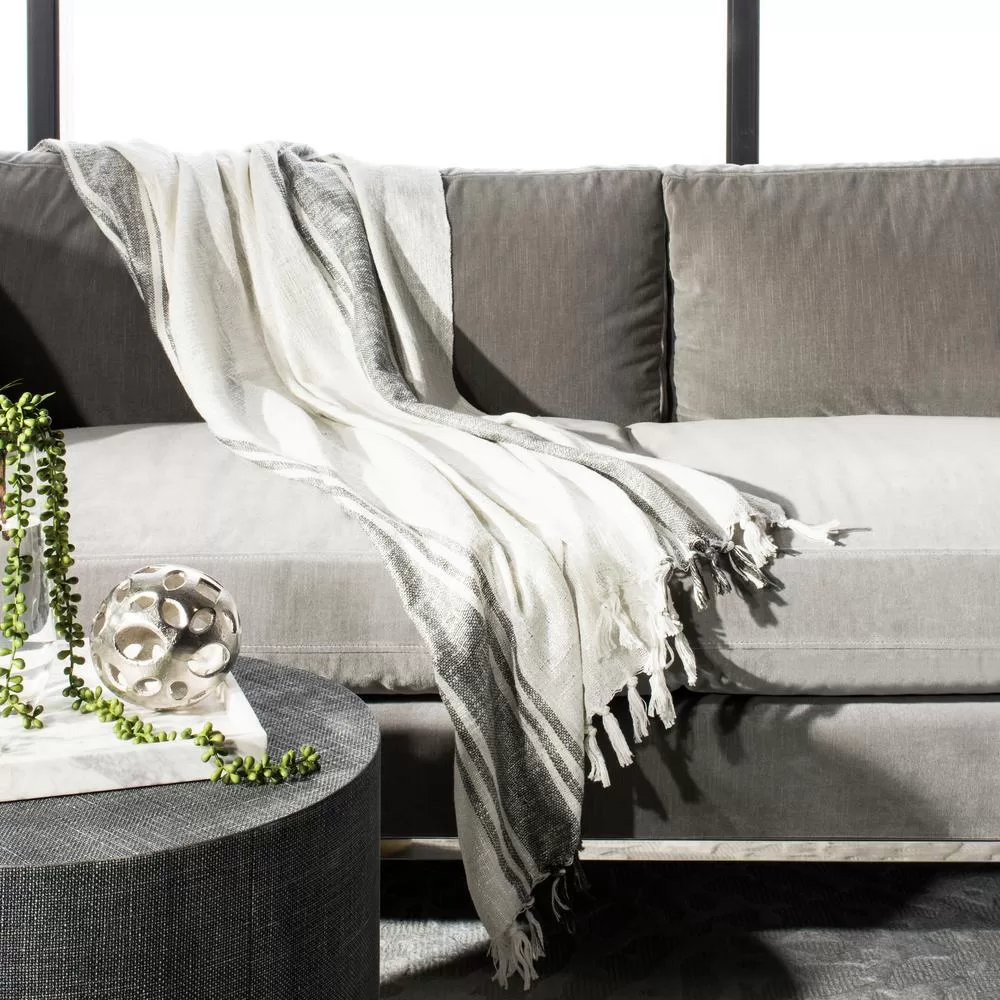 Safavieh Alita White Grey Soft Throw Blanket Bed Couch Sofa