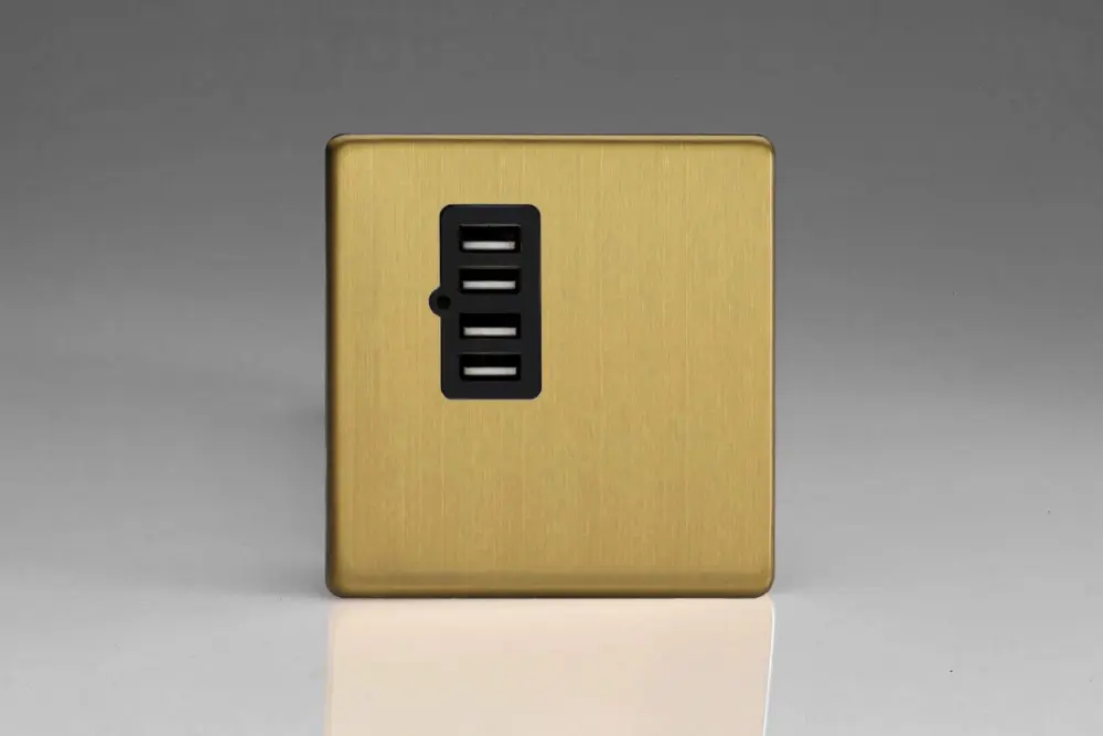Varilight 4 Gang 5V DC 4800mA USB Charging Port sole Plate)