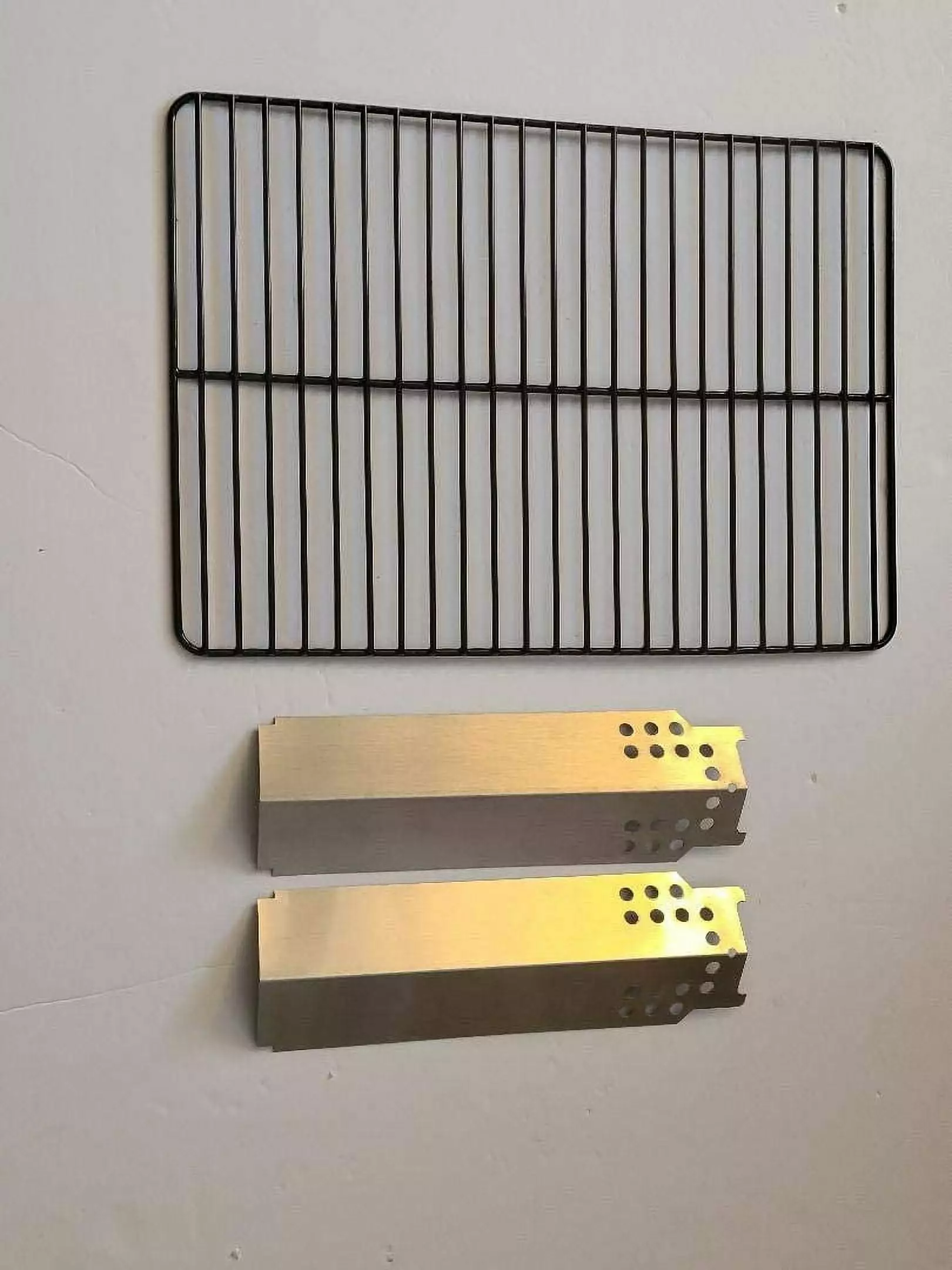 Set Two Stainless Steel Heat Plates and Porcelain Coated Cooking Grid Charbroil Timeless 280 2-Burner G215-0203-W Quickflame