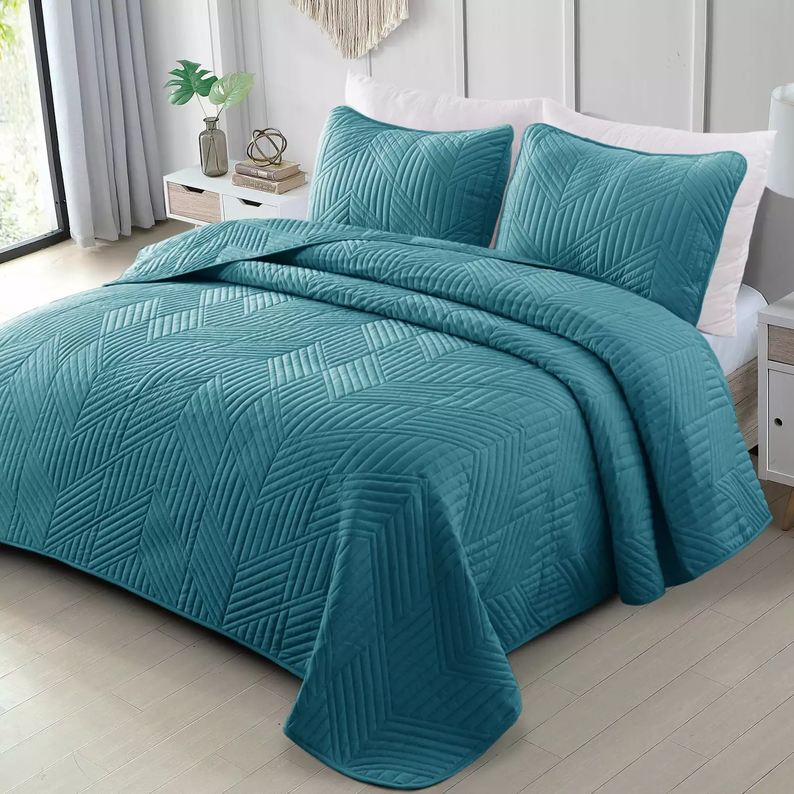 Exclusivo Mezcla California King Teal Geometric Featherweight Quilt Bedding Set