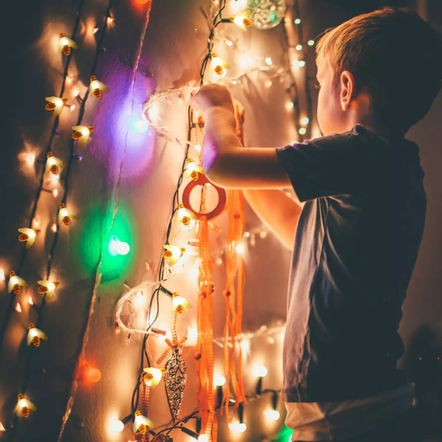iMounTEK Solar Bee String Lights 30 LED Solar Bee Fairy Lights 8 Modes Copper Wire Waterproof Outdoor String Lights Garden...