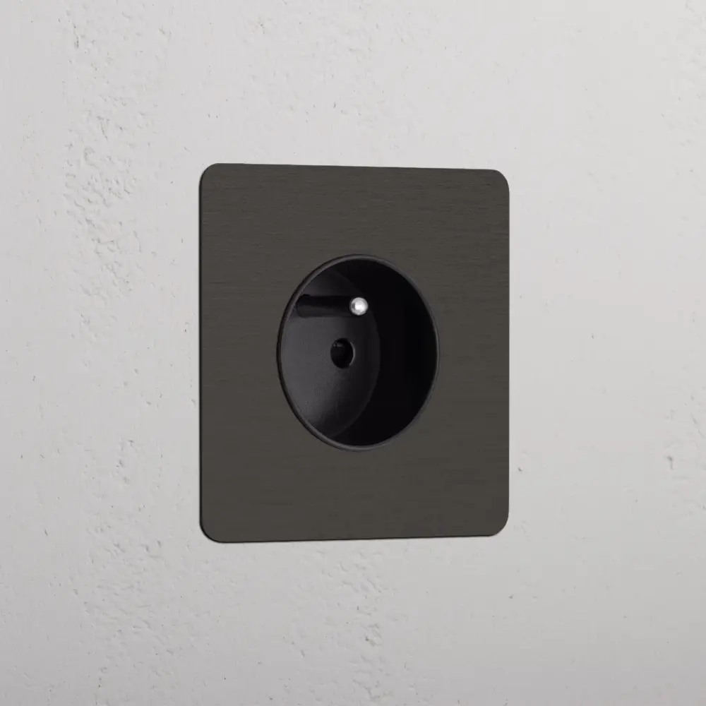 Kew Single French/Belgian Type E Socket - Rustic gold | Black