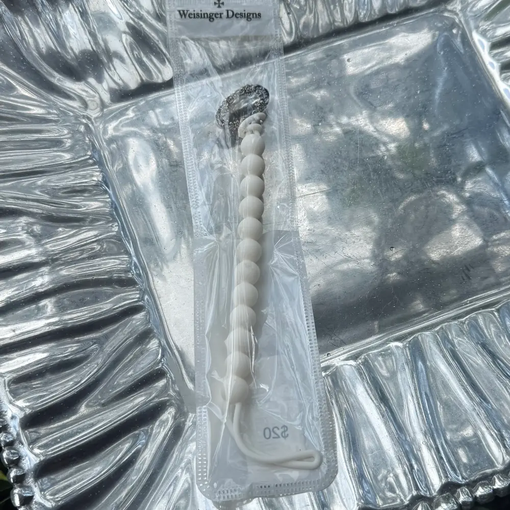 OVAL PACIFIER CLIP ALABASTER Brackets & Hardware